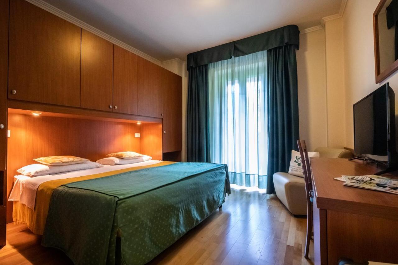 Hotel Centro Benessere Gardel Arta Terme Exterior photo