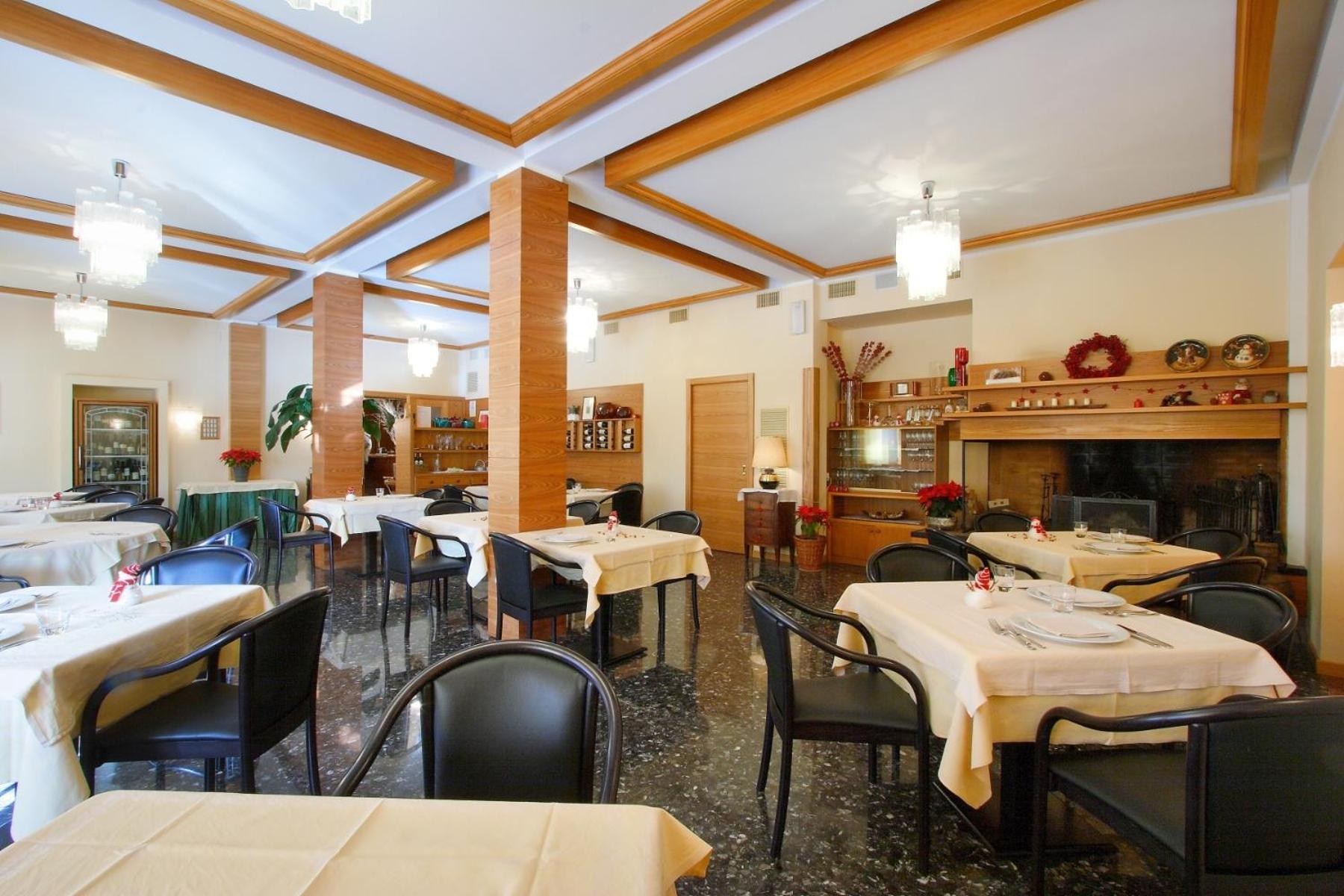 Hotel Centro Benessere Gardel Arta Terme Exterior photo